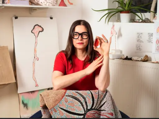 Was Kunst mit dem weiblichen Zyklus zu tun hat